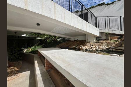 Casa à venda com 390m², 4 quartos e 5 vagasQuintal