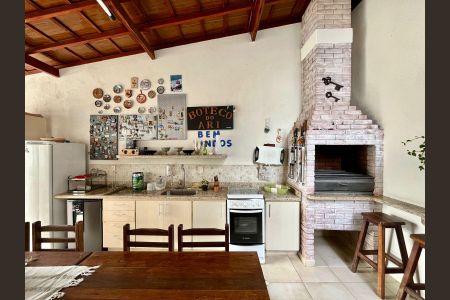 Casa à venda com 390m², 4 quartos e 5 vagasChurrasqueira