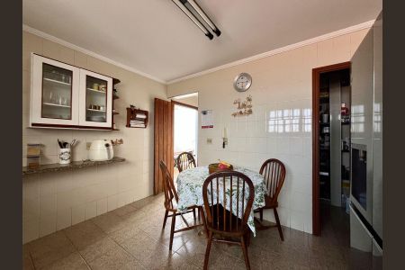Casa à venda com 390m², 4 quartos e 5 vagasCozinha