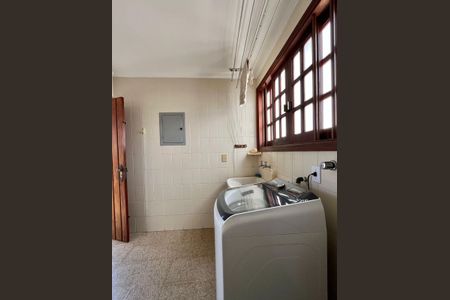 Casa à venda com 390m², 4 quartos e 5 vagasÁrea de Serviço