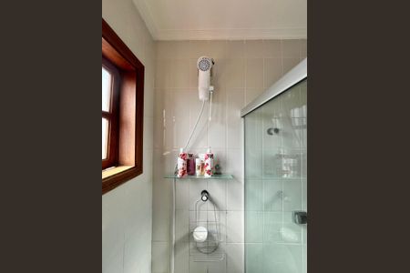 Casa à venda com 390m², 4 quartos e 5 vagasBanheiro quarto 1