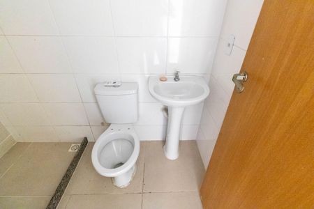 Casa para alugar com 55m², 2 quartos e sem vagaBanheiro