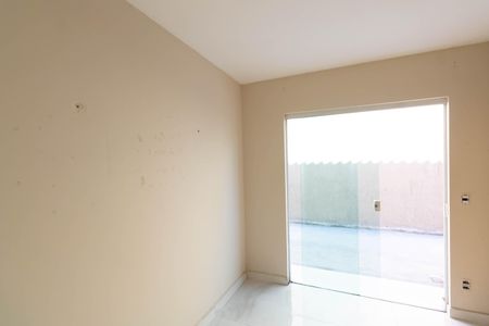 Sala de casa para alugar com 2 quartos, 55m² em Inhoaíba, Rio de Janeiro