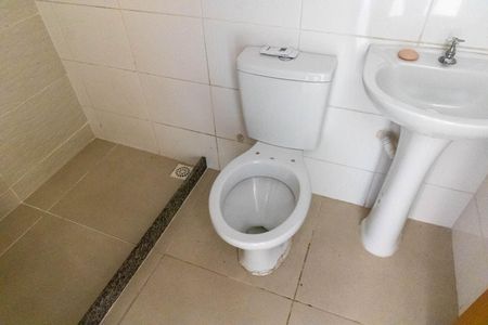 Casa para alugar com 55m², 2 quartos e sem vagaBanheiro