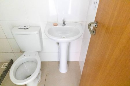 Casa para alugar com 55m², 2 quartos e sem vagaBanheiro