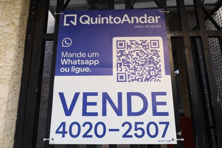 Apartamento à venda com 37m², 2 quartos e sem vagaPlaca instalada no portão do prédio - Código da placa WYNY-1099