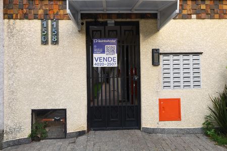 Apartamento à venda com 37m², 2 quartos e sem vagaPlaca instalada no portão do prédio - Código da placa WYNY-1099