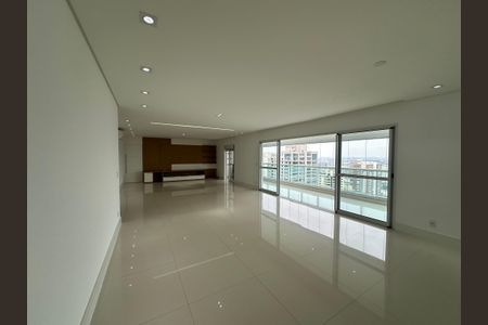 Apartamento para alugar com 243m², 3 quartos e 4 vagasSala