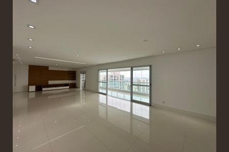 Apartamento para alugar com 243m², 3 quartos e 4 vagasSala