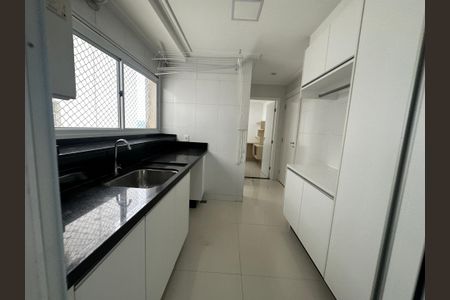 Apartamento para alugar com 243m², 3 quartos e 4 vagasÁrea de Serviço