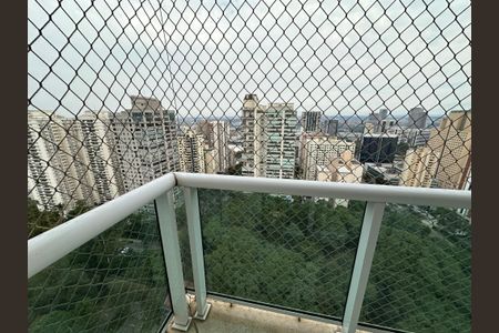 Apartamento para alugar com 243m², 3 quartos e 4 vagasVaranda