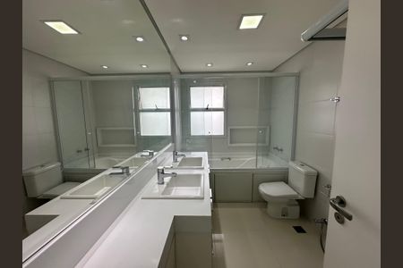Apartamento para alugar com 243m², 3 quartos e 4 vagasBanheiro da Suíte 3