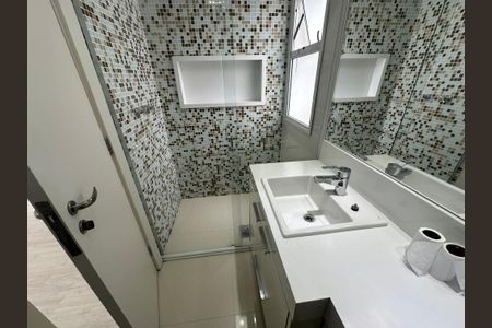 Apartamento para alugar com 243m², 3 quartos e 4 vagasBanheiro da Suíte 2