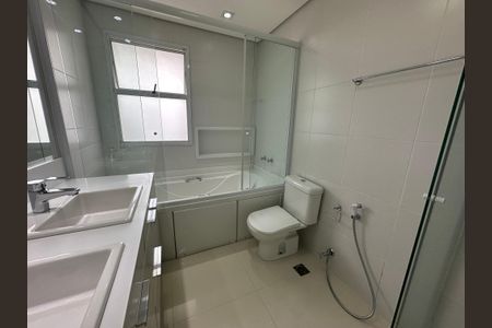 Apartamento para alugar com 243m², 3 quartos e 4 vagasBanheiro da Suíte 3