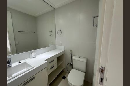 Apartamento para alugar com 243m², 3 quartos e 4 vagasBanheiro da Suíte 2