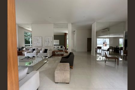 Apartamento para alugar com 243m², 3 quartos e 4 vagasÁrea comum - Salão de festas