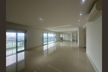 Apartamento para alugar com 243m², 3 quartos e 4 vagasSala