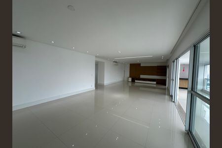 Apartamento para alugar com 243m², 3 quartos e 4 vagasSala
