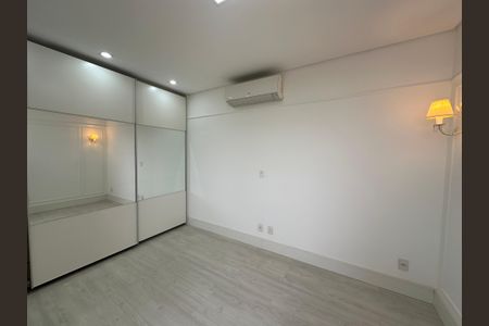Apartamento para alugar com 243m², 3 quartos e 4 vagasSuíte 1