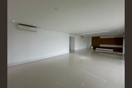 Apartamento para alugar com 243m², 3 quartos e 4 vagasSala