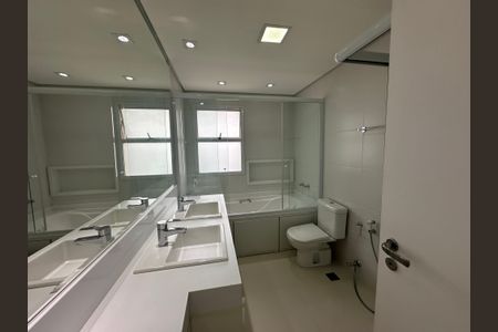 Apartamento para alugar com 243m², 3 quartos e 4 vagasBanheiro da Suíte 3