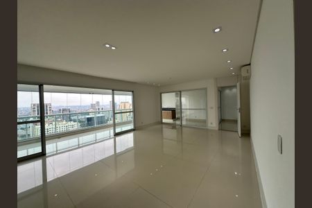 Apartamento para alugar com 243m², 3 quartos e 4 vagasSala
