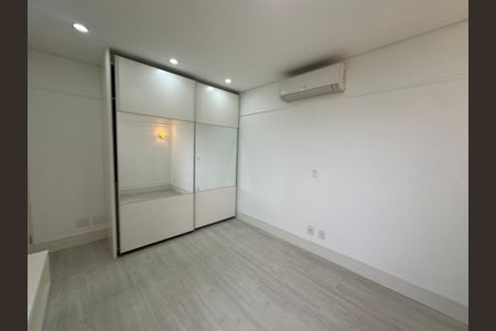 Apartamento para alugar com 243m², 3 quartos e 4 vagasSuíte 1