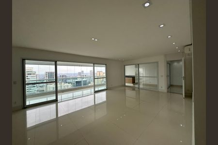 Apartamento para alugar com 243m², 3 quartos e 4 vagasSala