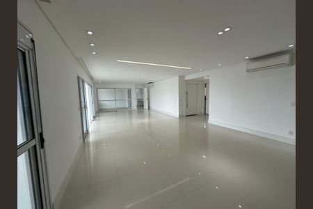 Apartamento para alugar com 243m², 3 quartos e 4 vagasSala