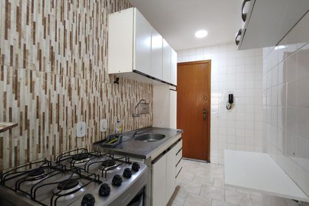 Apartamento à venda com 53m², 2 quartos e 1 vaga Apartamento à venda com 53m², 2 quartos e 1 vagaCozinha - Armários