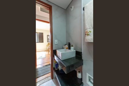 Apartamento à venda com 65m², 2 quartos e 2 vagasBanheiro Social