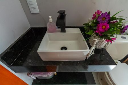 Apartamento à venda com 65m², 2 quartos e 2 vagasBanheiro da Suíte