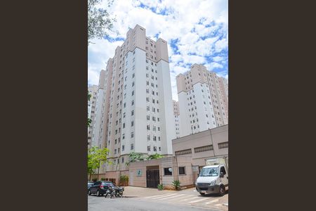 Apartamento para alugar com 49m², 2 quartos e 1 vaga Apartamento para alugar com 49m², 2 quartos e 1 vagaFachada