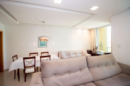 Sala de casa à venda com 3 quartos, 170m² em Cabral, Contagem