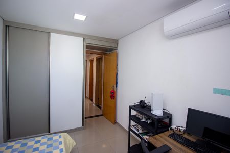 Casa à venda com 170m², 3 quartos e 4 vagas Casa à venda com 170m², 3 quartos e 4 vagasQuarto 1