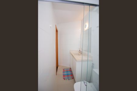 Casa à venda com 170m², 3 quartos e 4 vagas Casa à venda com 170m², 3 quartos e 4 vagasBanheiro da Suíte