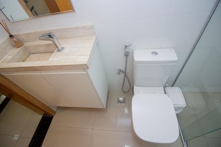 Casa à venda com 170m², 3 quartos e 4 vagas Casa à venda com 170m², 3 quartos e 4 vagasBanheiro Social