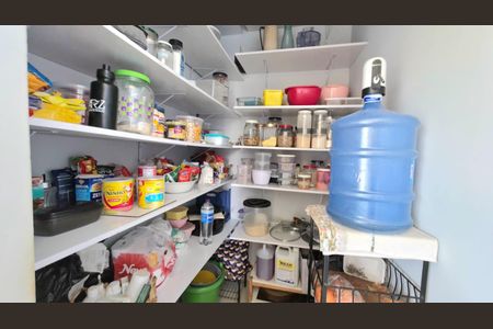 Casa de condomínio à venda com 240m², 3 quartos e 6 vagas