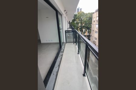 Apartamento à venda com 74m², 2 quartos e 1 vaga Apartamento à venda com 74m², 2 quartos e 1 vagaSacada da Sala