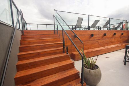 Apartamento à venda com 74m², 2 quartos e 1 vaga Apartamento à venda com 74m², 2 quartos e 1 vagaÁrea comum - Piscina