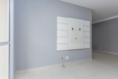 Casa à venda com 98m², 3 quartos e 2 vagasSala