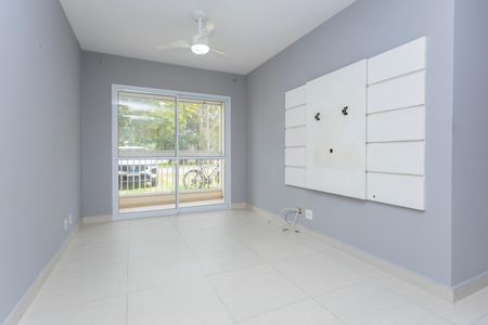 Casa à venda com 98m², 3 quartos e 2 vagasSala