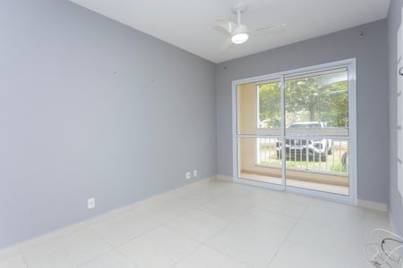 Casa à venda com 98m², 3 quartos e 2 vagasSala