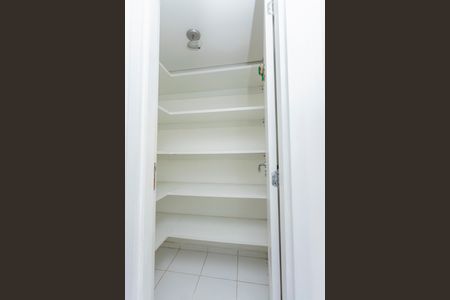 Casa à venda com 98m², 3 quartos e 2 vagasDespensa