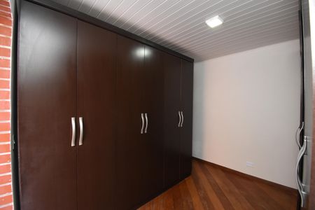Casa de condomínio para alugar com 111m², 5 quartos e 2 vagasQuarto 4