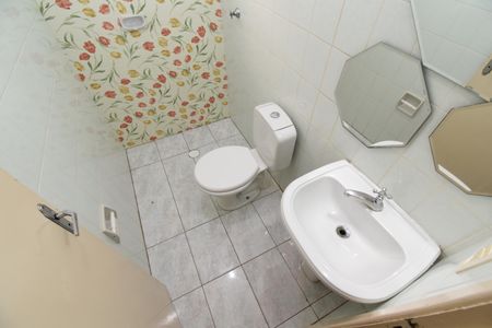 Casa de condomínio para alugar com 111m², 5 quartos e 2 vagasBanheiro social 2