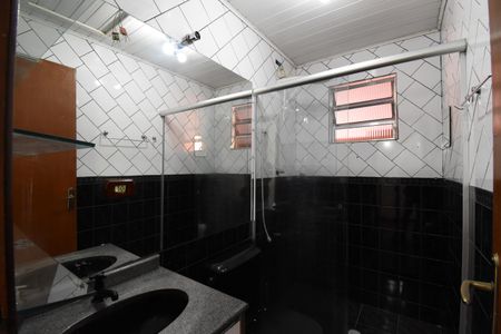 Casa de condomínio para alugar com 111m², 5 quartos e 2 vagasBanheiro social