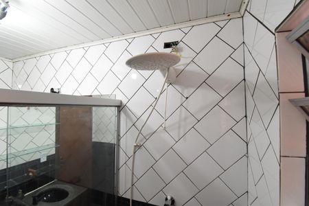 Casa de condomínio para alugar com 111m², 5 quartos e 2 vagasBanheiro social