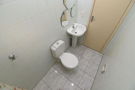 Casa de condomínio para alugar com 111m², 5 quartos e 2 vagasBanheiro social 2