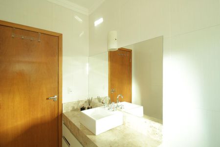 Casa para alugar com 169m², 3 quartos e 4 vagasBanheiro da Suíte